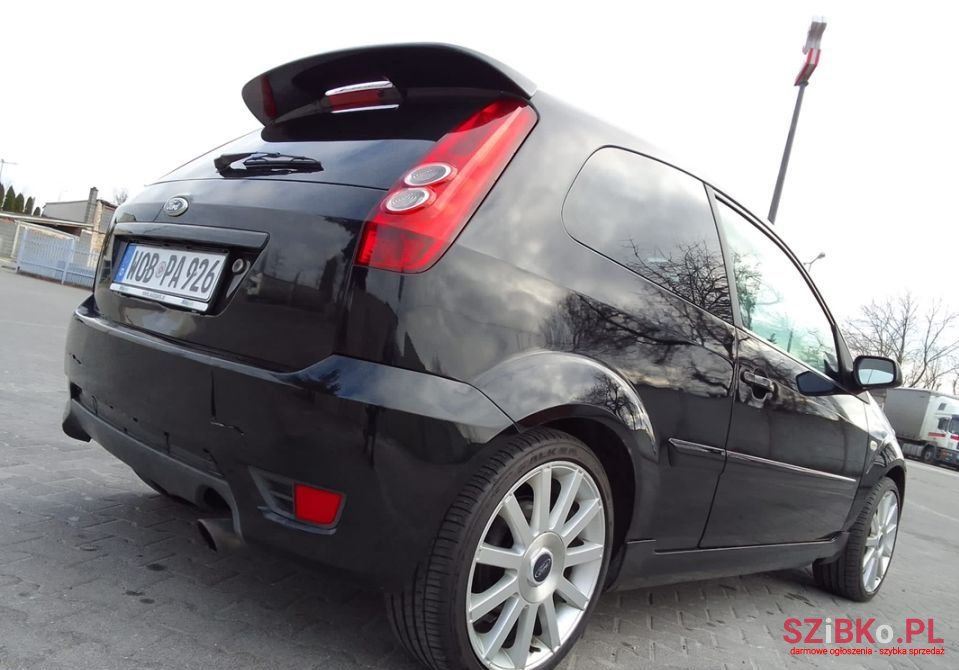 2006' Ford Fiesta photo #2