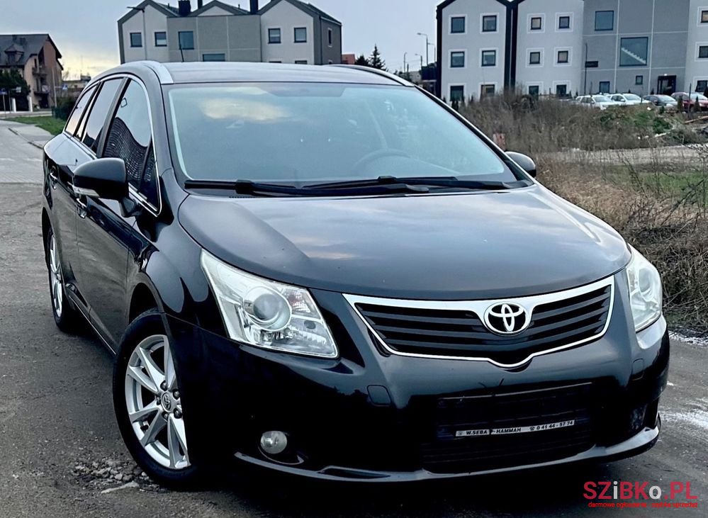 2010' Toyota Avensis 2.2 D-4D Style photo #1