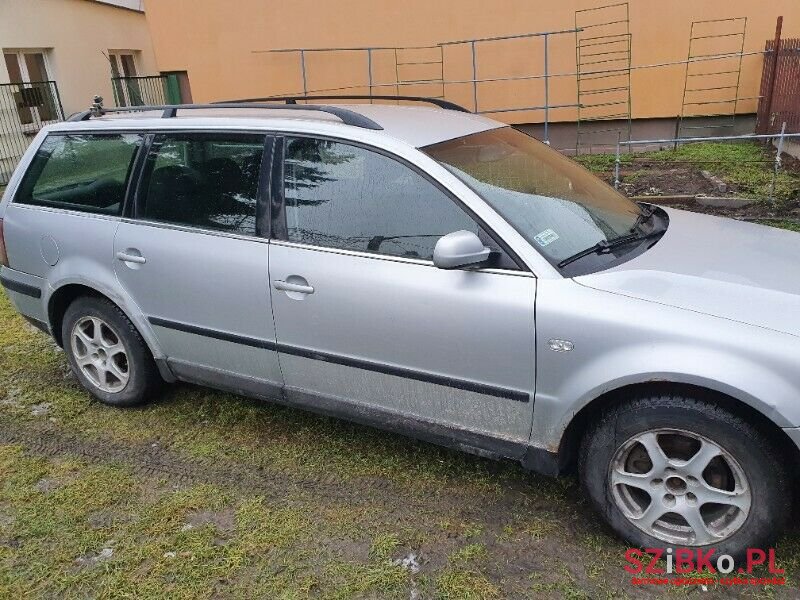 2003' Volkswagen Passat photo #4