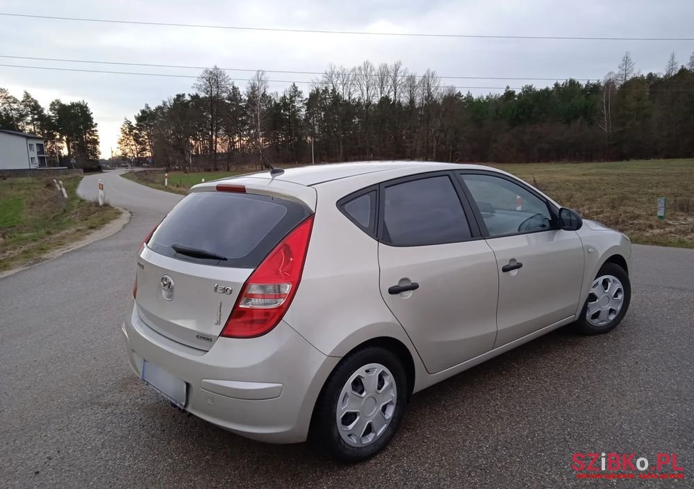 2009' Hyundai i30 1.6 Crdi Style photo #5