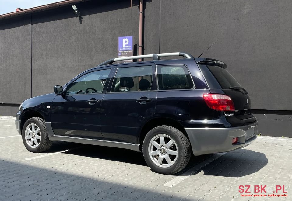 2006' Mitsubishi Outlander photo #4