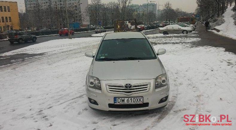 2008' Toyota Avensis photo #2