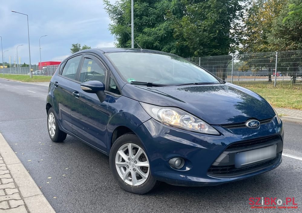 2010' Ford Fiesta photo #1