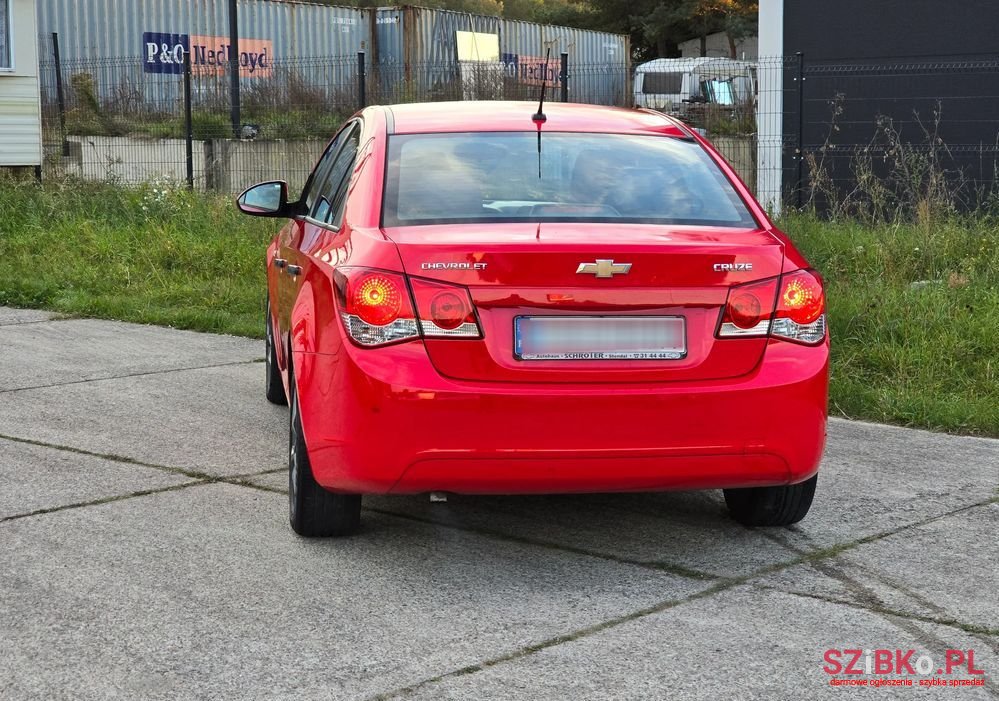 2010' Chevrolet Cruze 1.6 Base photo #6