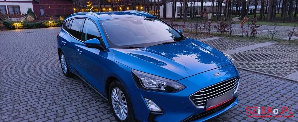 2020' Ford Focus photo #2