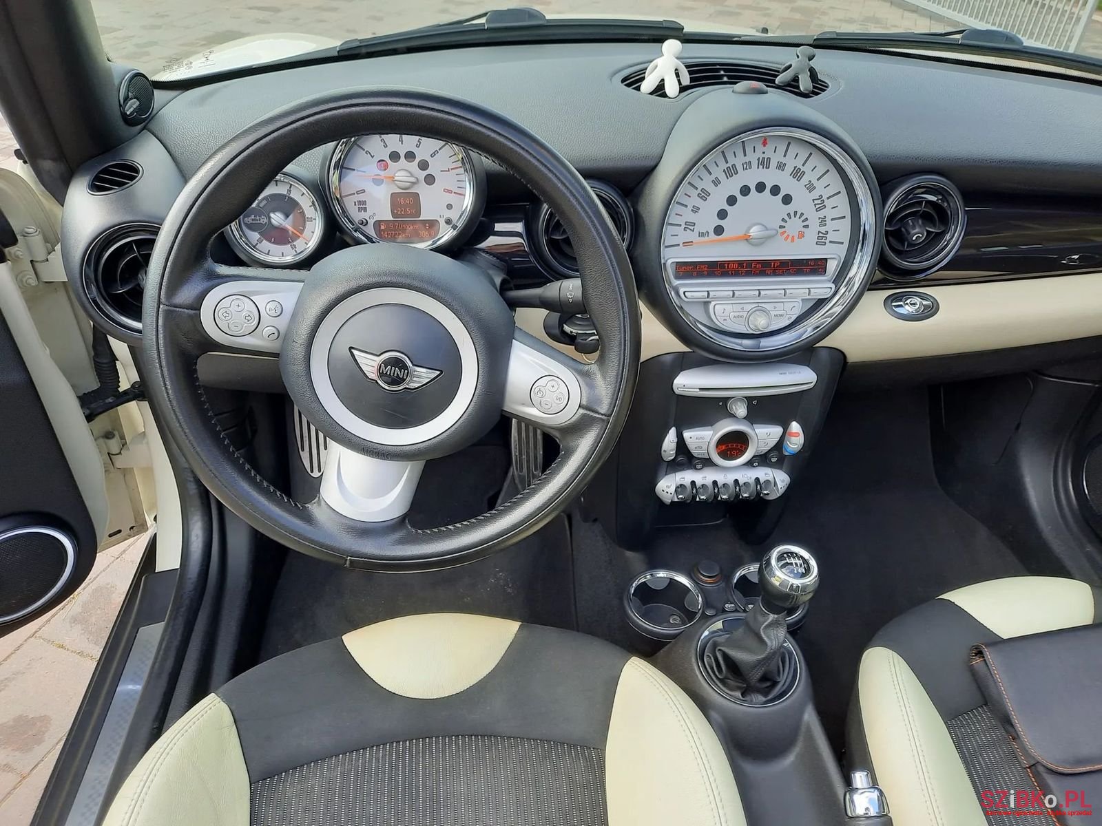 2010' MINI Cooper S photo #6