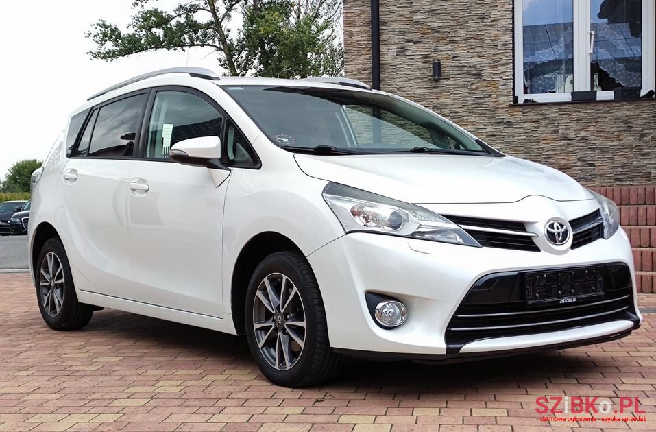 2014' Toyota Verso photo #1