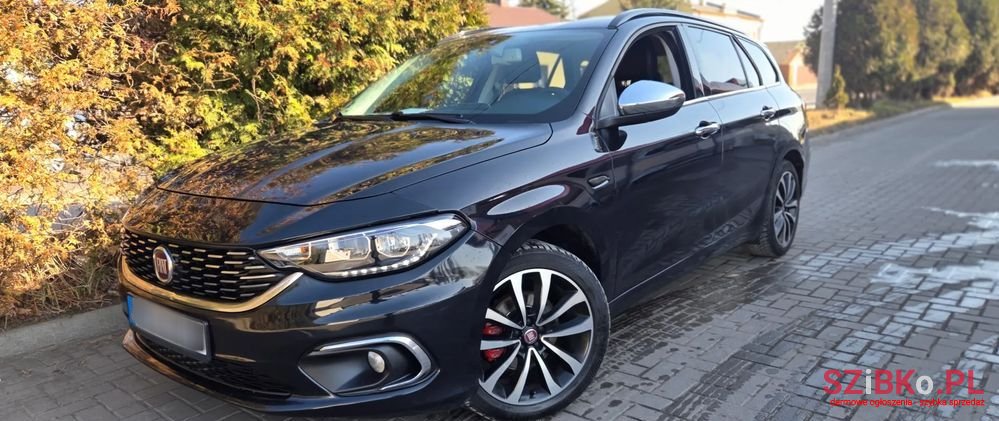 2017' Fiat Tipo photo #2
