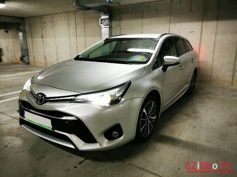 2017' Toyota Avensis photo #1