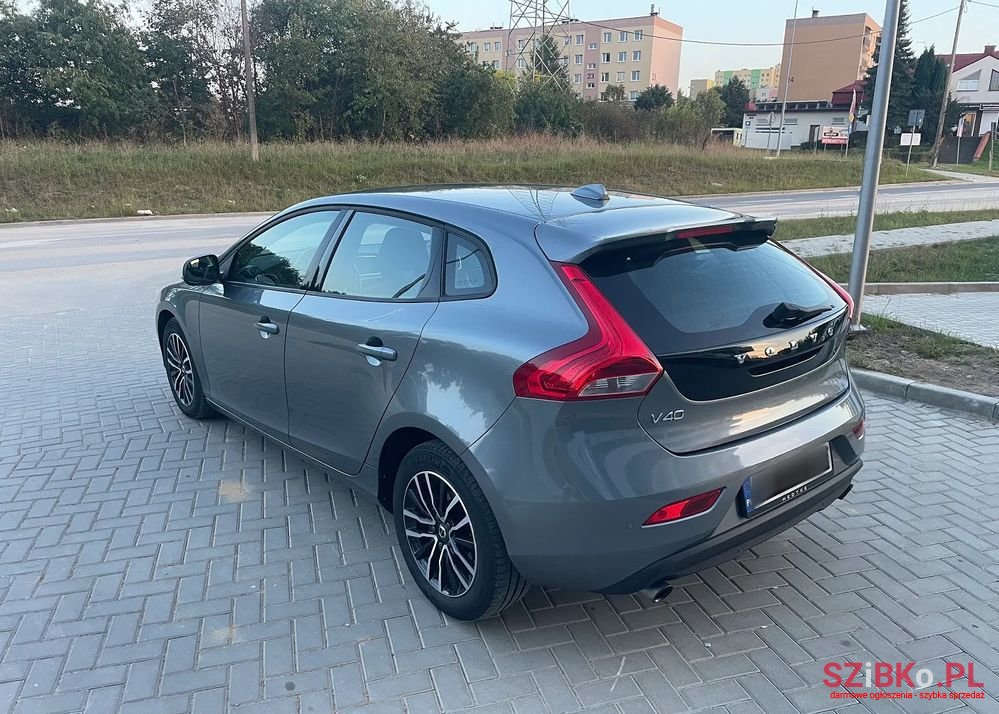 2017' Volvo V40 photo #5