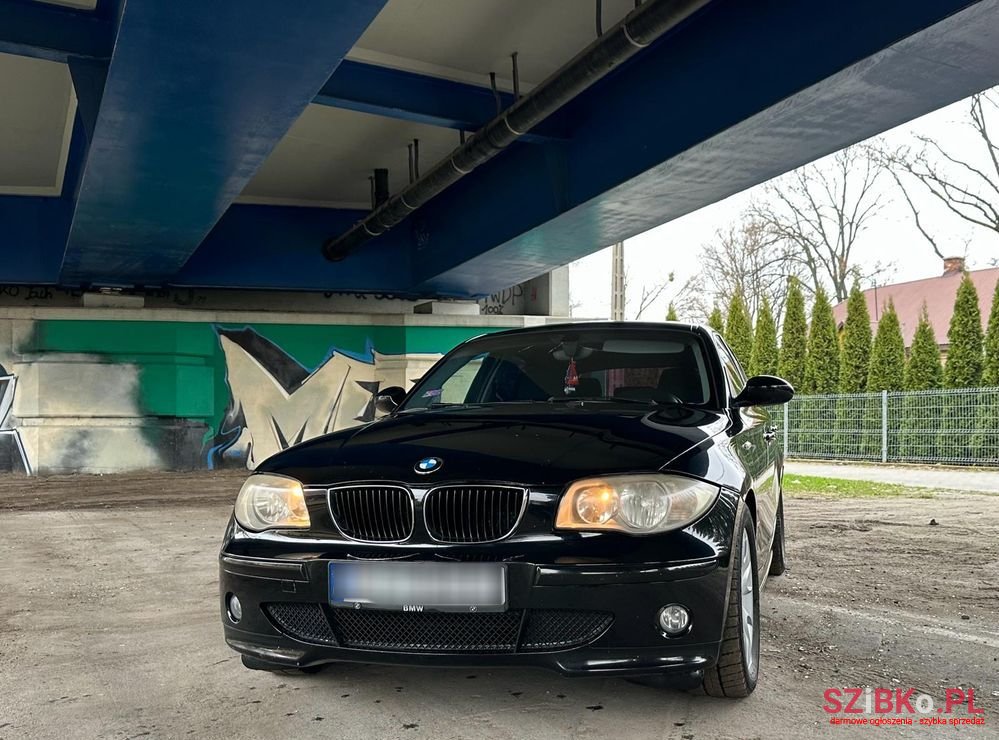 2005' BMW 1 Series 116I photo #1