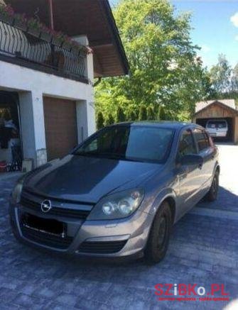 2005' Opel Astra photo #1