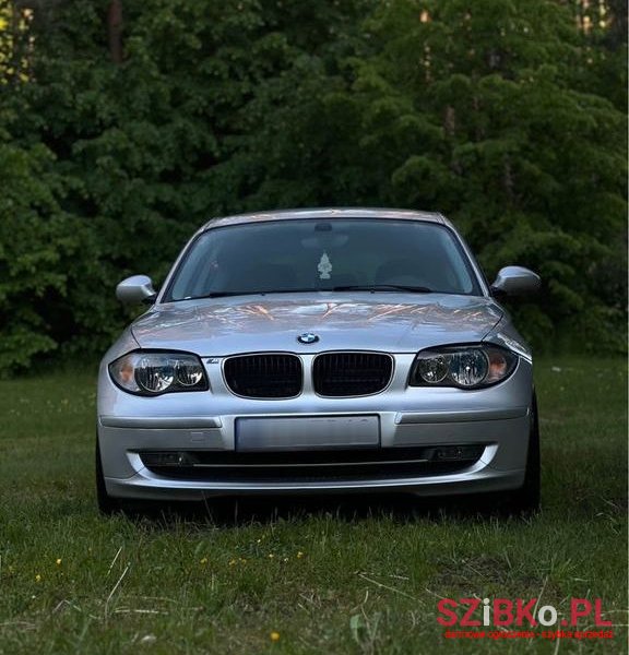 2008' BMW 1 Series 118D photo #2
