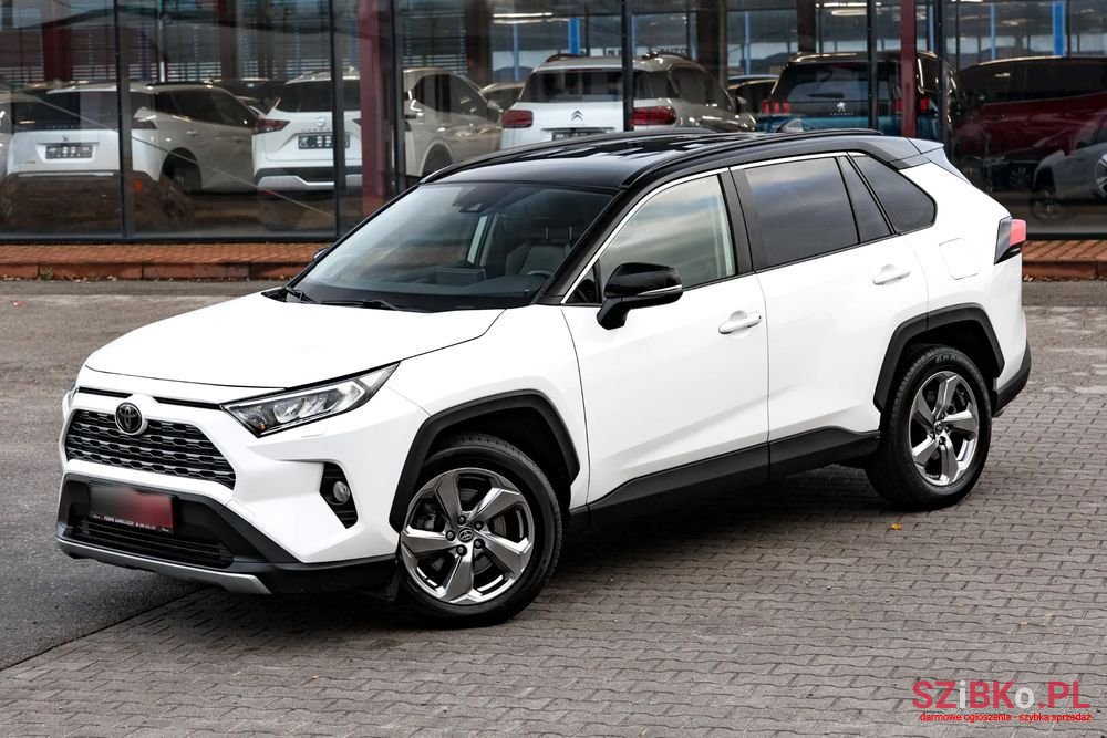 2020' Toyota RAV4 photo #2