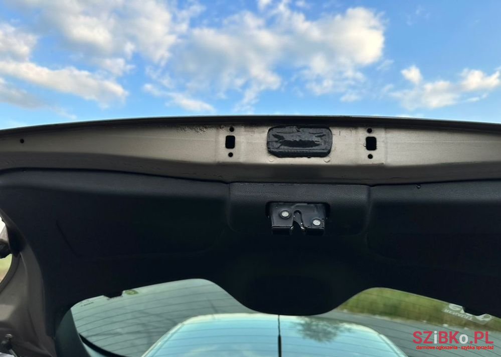 2008' Renault Clio photo #6