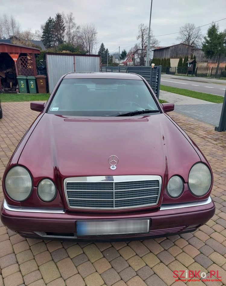 1996' Mercedes-Benz E-Class 290 Td Elegance photo #1