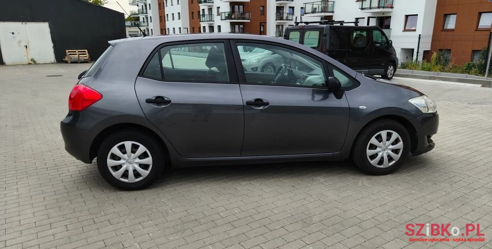 2008' Toyota Auris 1.4 D-4D photo #2