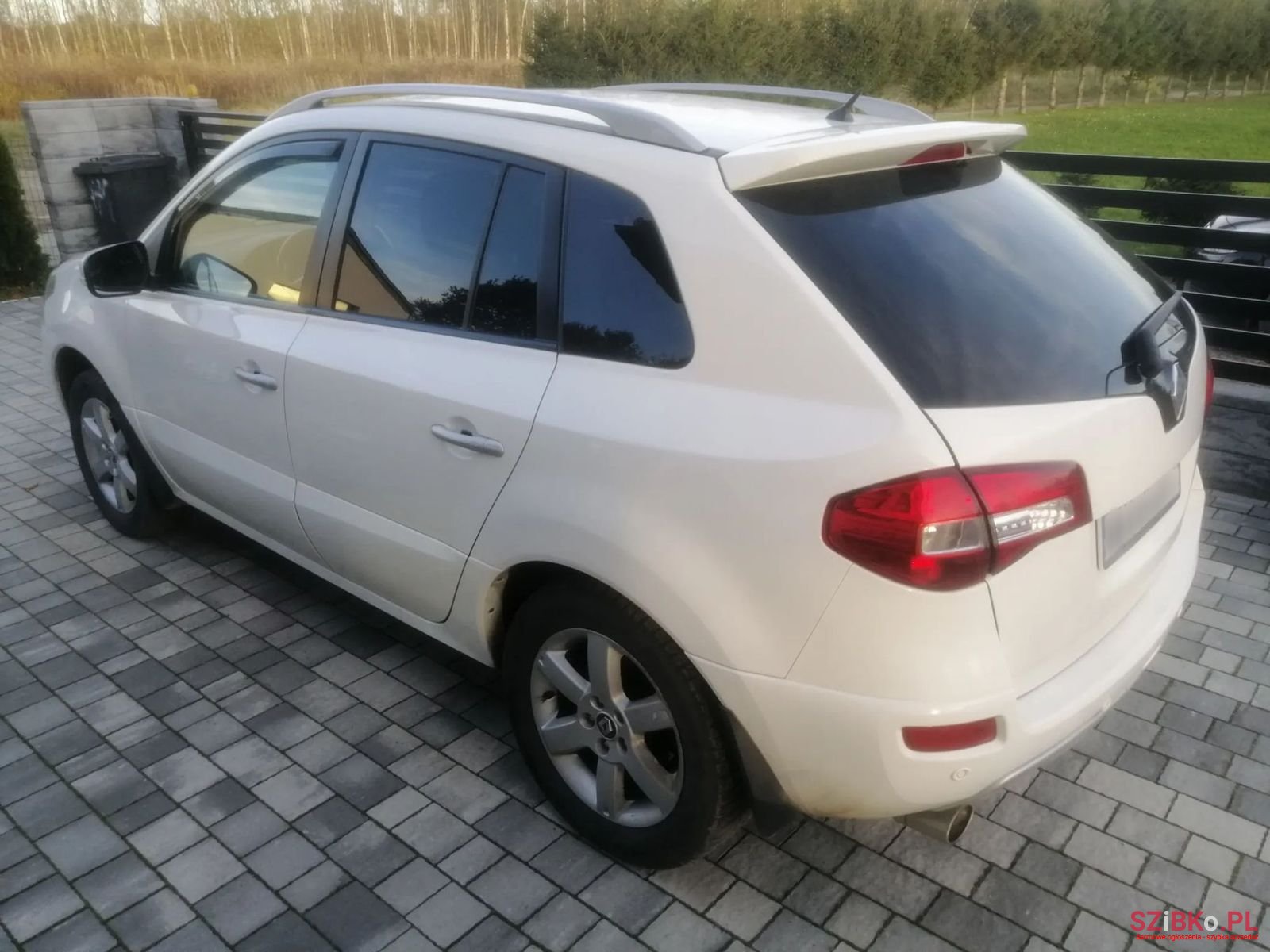 2012' Renault Koleos photo #3