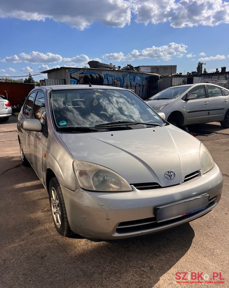 2001' Toyota Prius photo #1