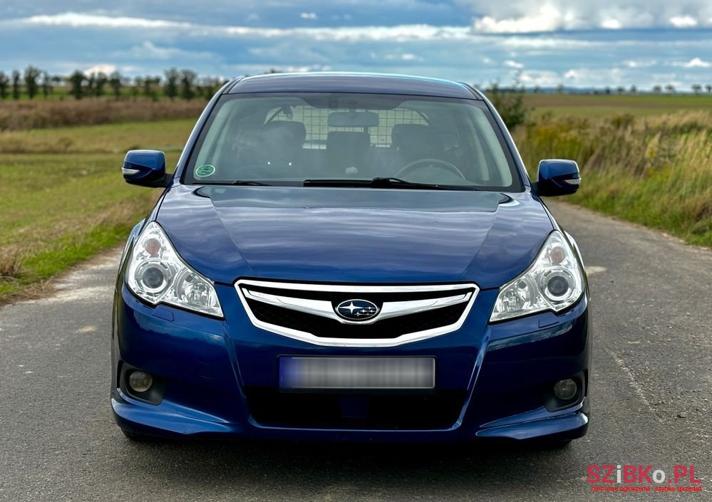 2011' Subaru Legacy photo #1
