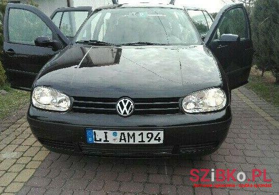 2001' Volkswagen Golf photo #1