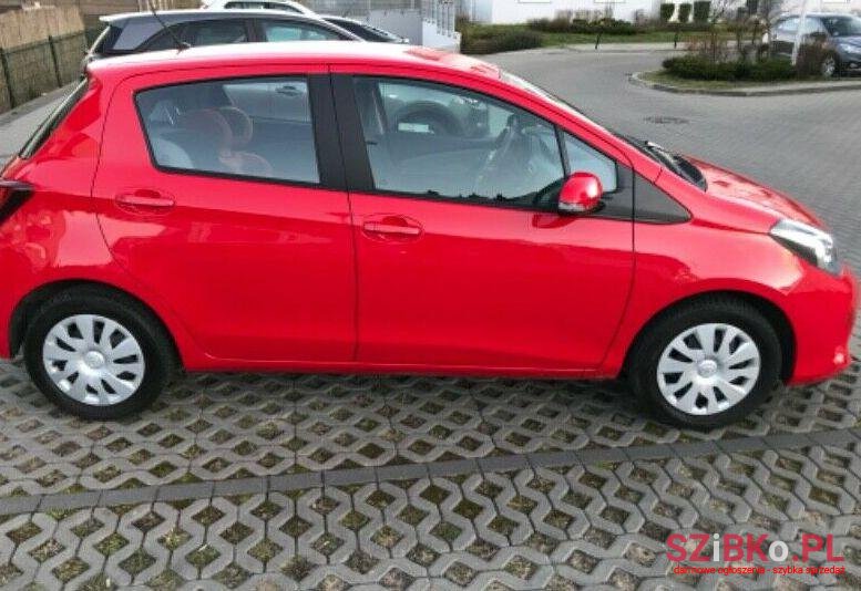 2016' Toyota Yaris photo #1