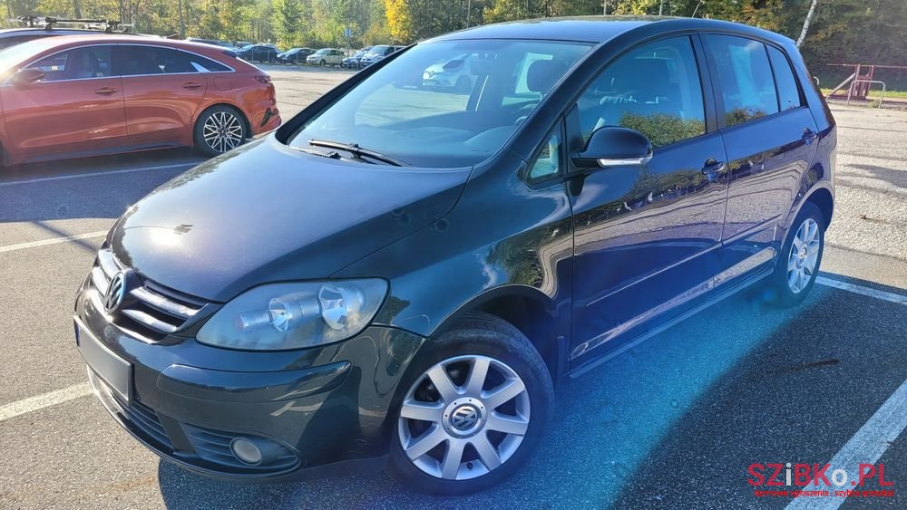 2005' Volkswagen Golf Plus photo #1