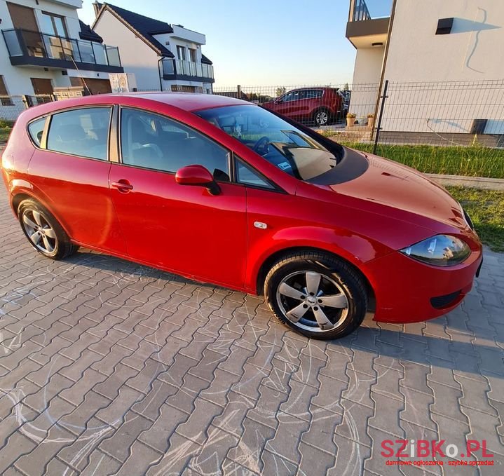 2006' SEAT Leon photo #1