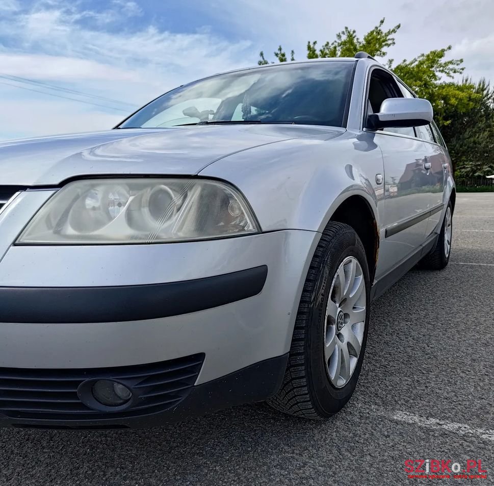 2003' Volkswagen Passat photo #3