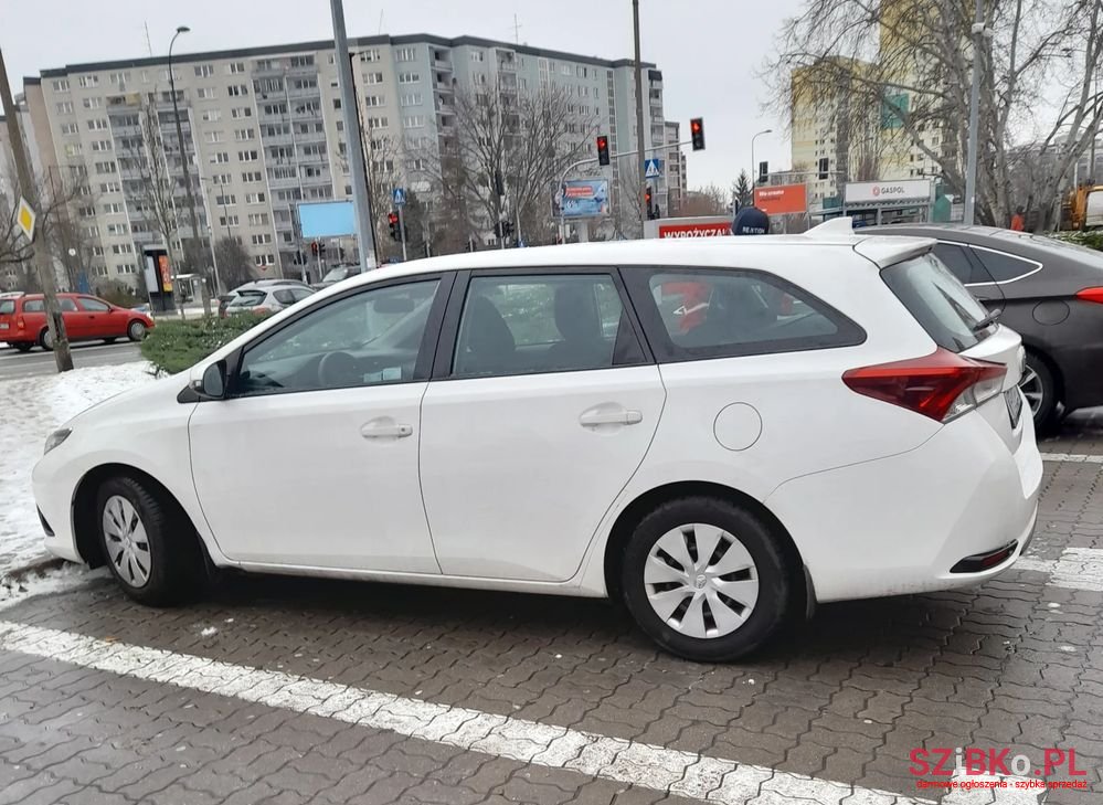 2016' Toyota Auris photo #4