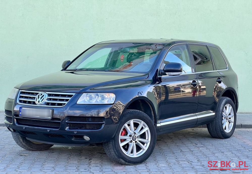 2004' Volkswagen Touareg photo #1