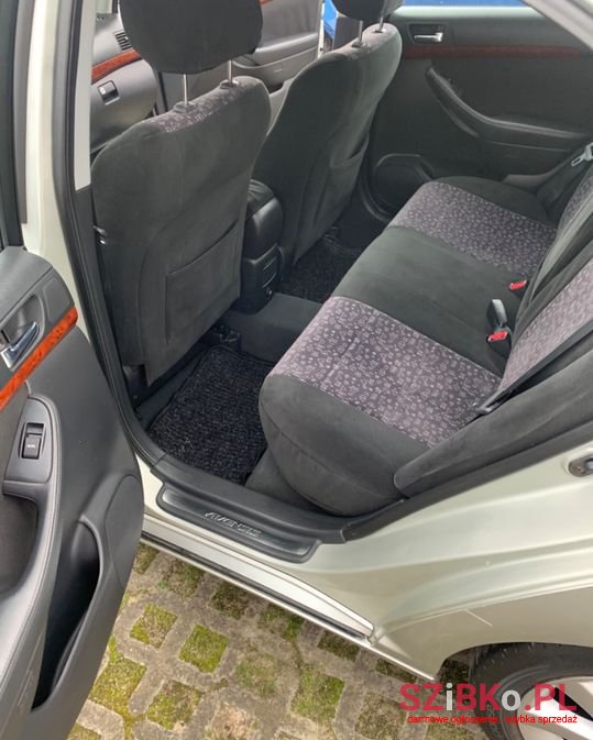 2003' Toyota Avensis photo #4