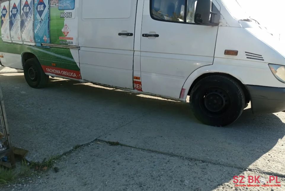 2004' Mercedes-Benz Sprinter photo #3