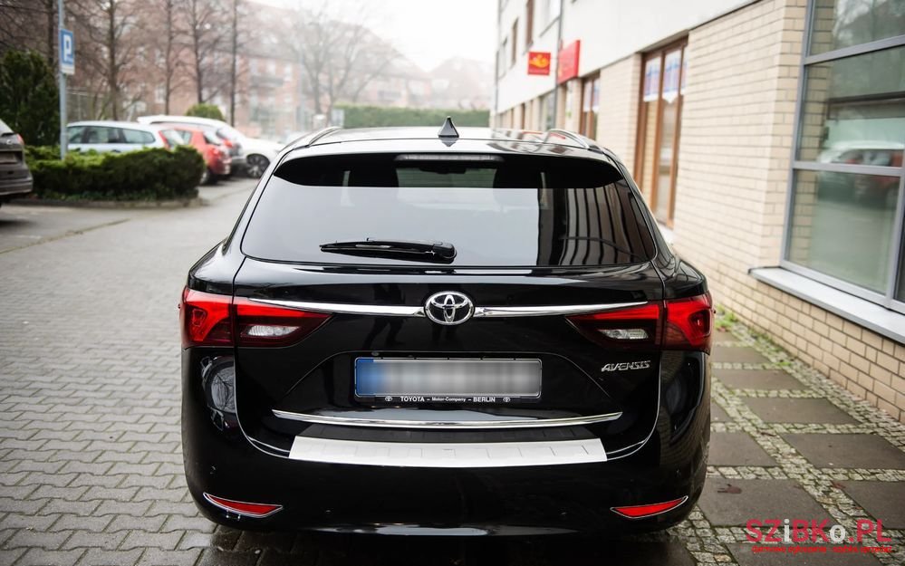 2018' Toyota Avensis Combi photo #6