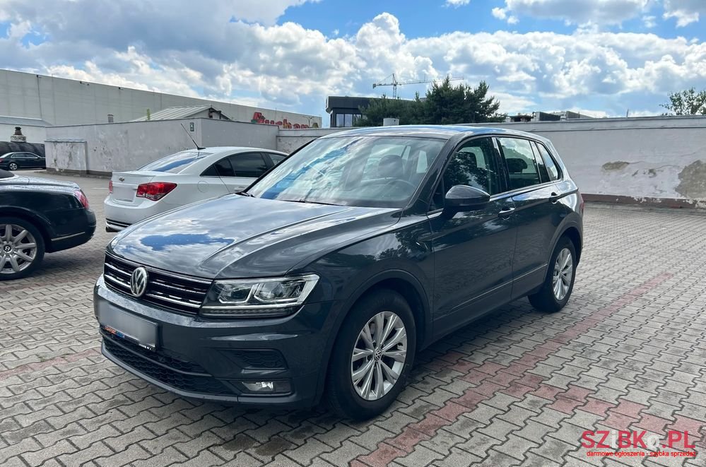 2019' Volkswagen Tiguan photo #3