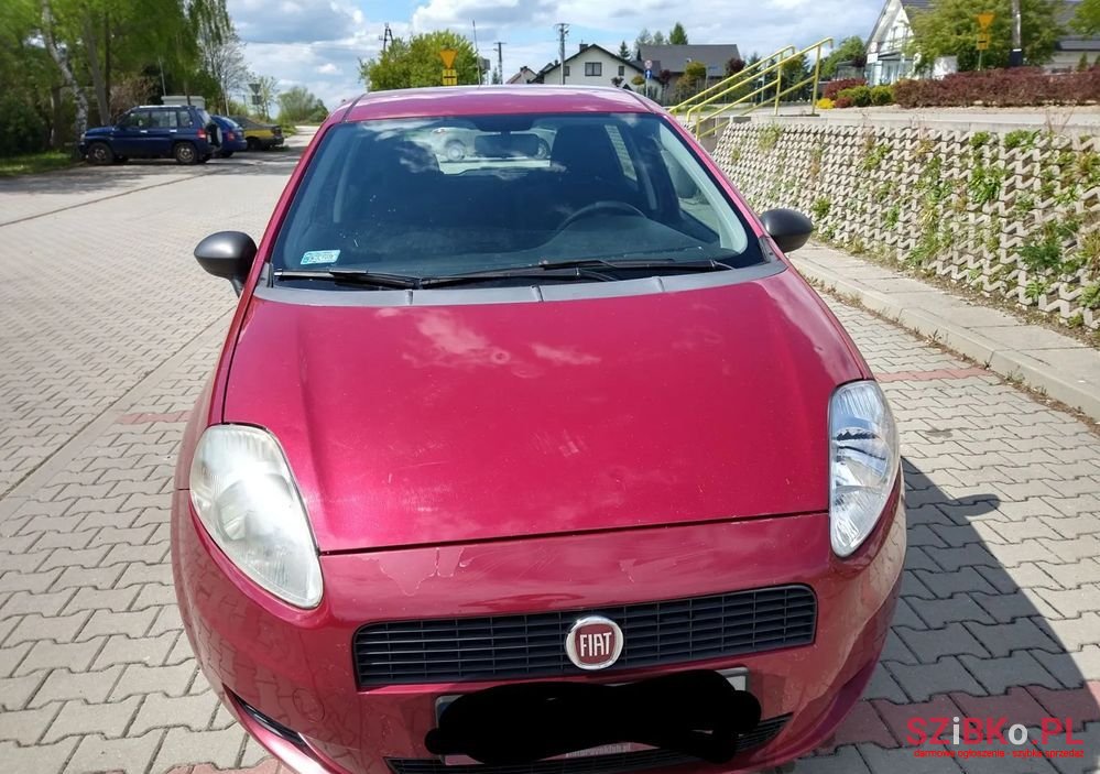 2010' Fiat Grande Punto photo #1
