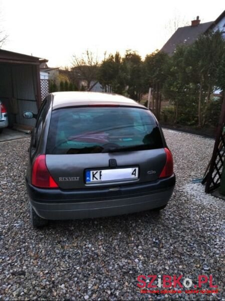 2000' Renault Clio photo #2