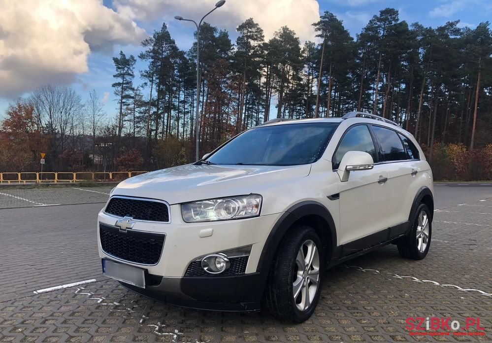 2011' Chevrolet Captiva 2.2 D Ltz photo #2