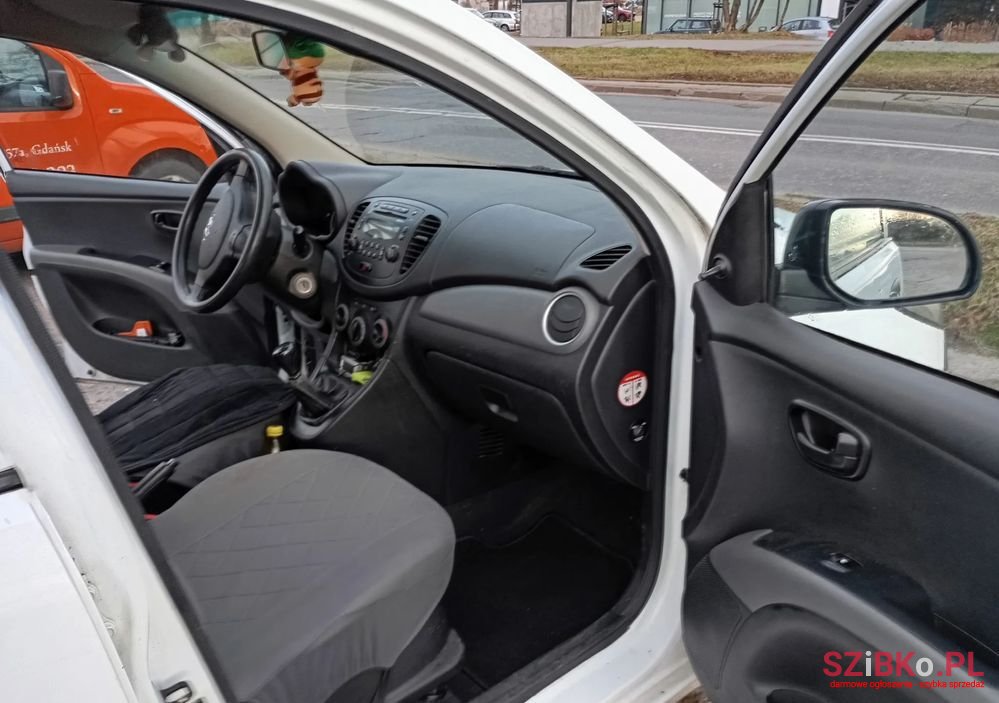 2012' Hyundai i10 1.1 Classic photo #6