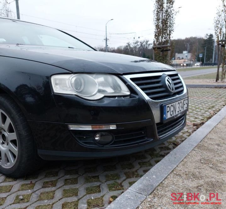 2007' Volkswagen Passat photo #2