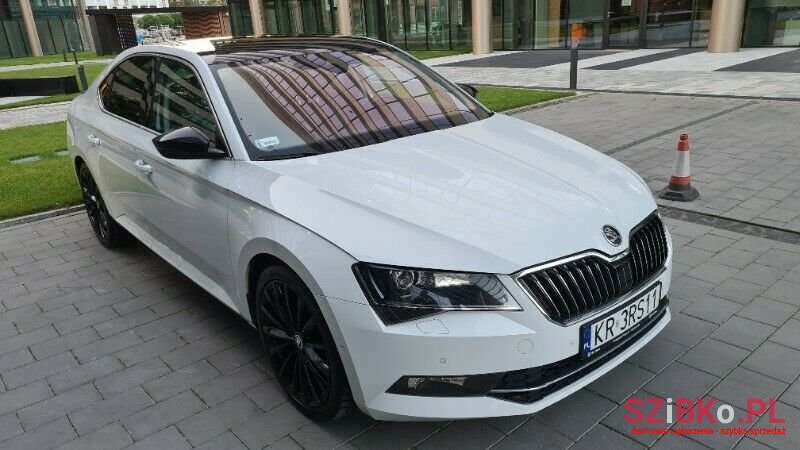 2016' Skoda Superb photo #5