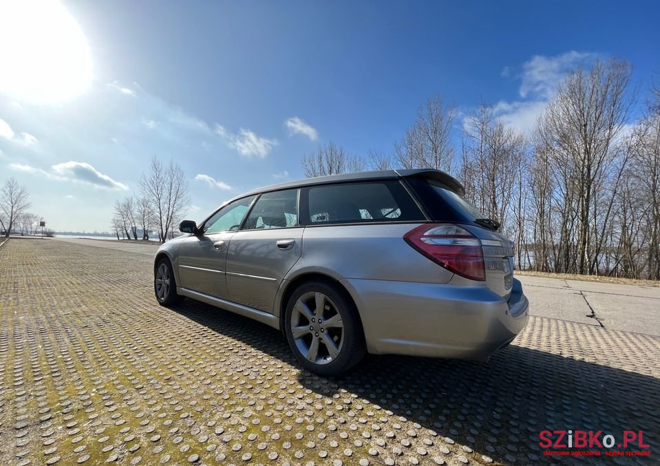 2008' Subaru Legacy photo #2