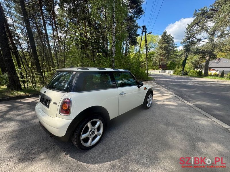 2009' MINI One Standard photo #5