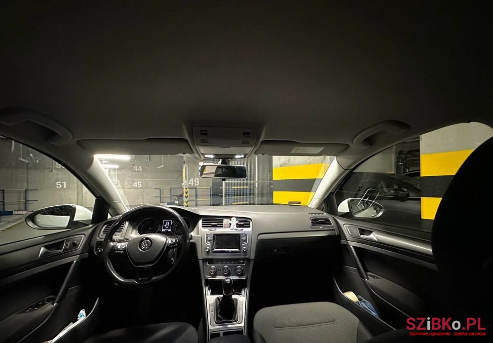 2013' Volkswagen Golf photo #6