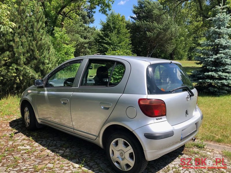 2004' Toyota Yaris photo #4