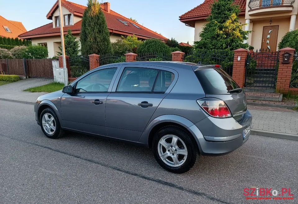 2008' Opel Astra photo #3