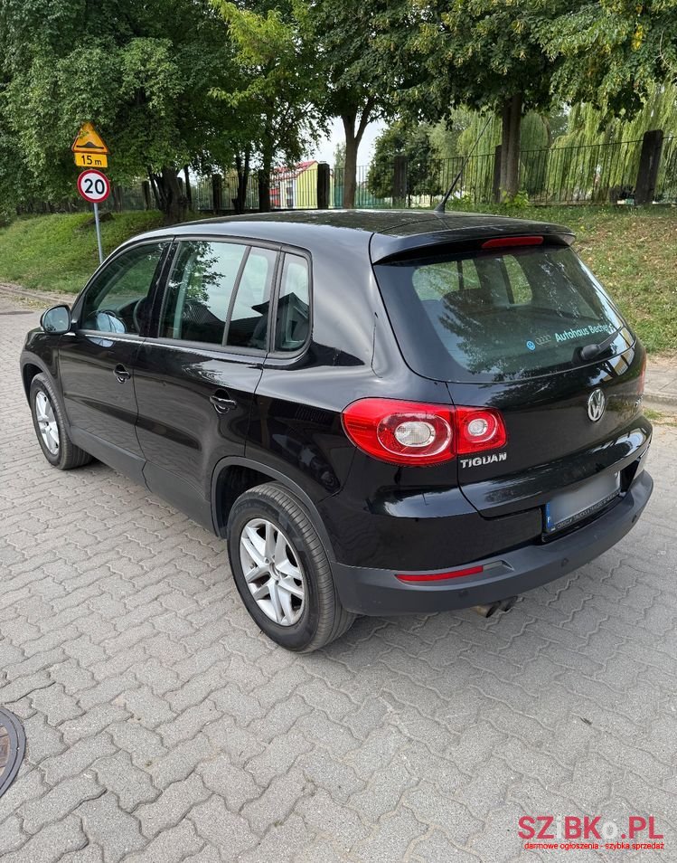 2010' Volkswagen Tiguan photo #4