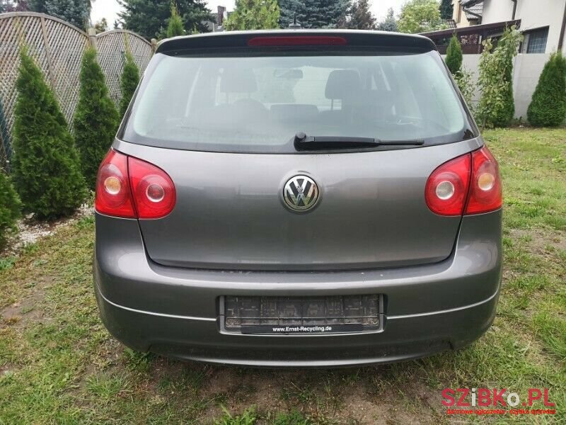 2006' Volkswagen Golf photo #4