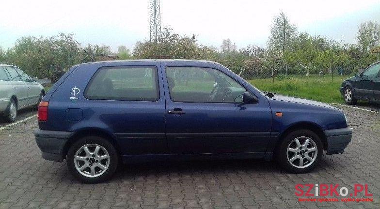 1995' Volkswagen Golf photo #2