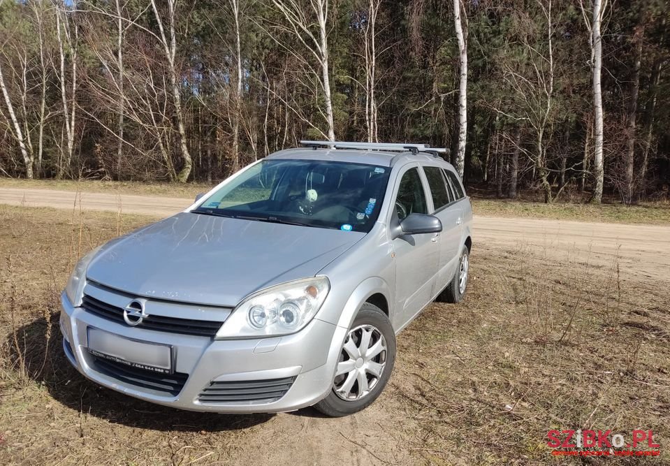 2005' Opel Astra photo #1